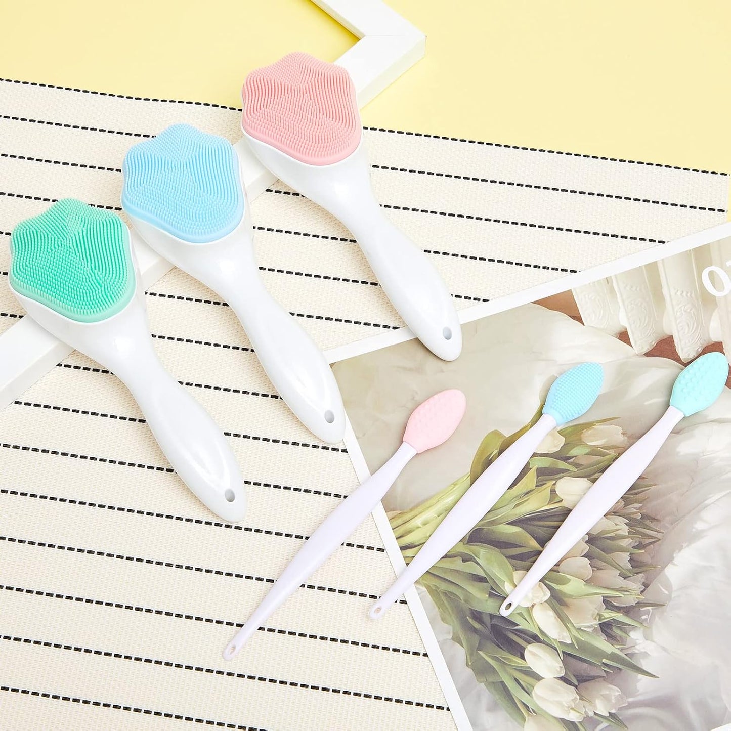 3 Pieces Silicone Face Scrubber, Exfoliating Brush, Handheld Silicone Facial Cleansing Brush with 3 Pcs Double Sided Lip Scrub Tools for Face Skincare(Fresh)